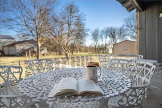 Spacious Home - Heart of New Braunfels - 1-min i35 - New Braunfels - 3
