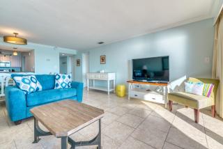 Beach House Condominiums B604 - Beachfront with Pool, WiFi, & Beach Service - 3