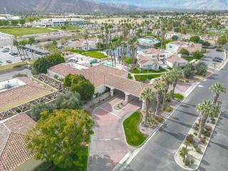 Desert Breezes Resort - Palm Desert - 1