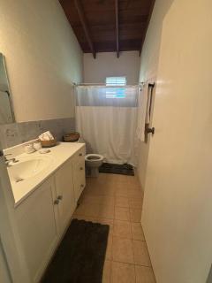 Cozy Bagatelle Terrace Apt 10 mins From Beaches - Saint James - 8