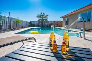 Large Lake Havasu retreat with private heated pool and gameroom for family fun - Lake Havasu City - 0