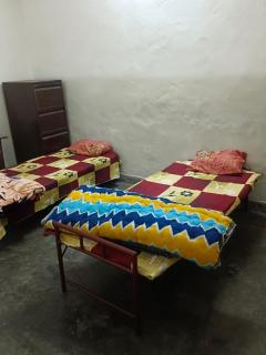 Mahakumbh homestay - Colonelganj - 3
