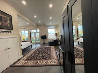 2 Rivers Inn The Thousand Islands - LUXURY WATERFRONT WALKOUT - Gananoque - 8