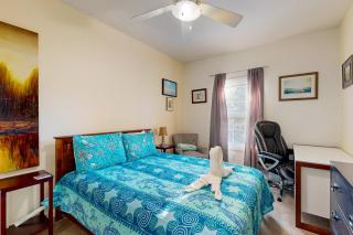 Creekwood --- 200 Pebble Dr, Unit #213 - 6