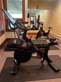 The Mountainside House - Luxury Home, Indoor Hot Tub, Ski Home, Private Shuttle - 1