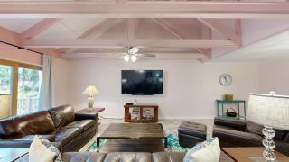 526 Queens Grant - 1