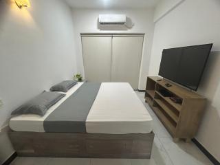 Direct Sea View Fully Furnished Luxury Apartment - Mount Lavinia - 3