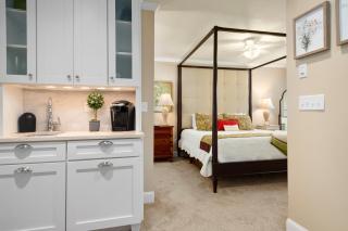 Bed & Breakfast on Tiffany Hill - Mills River - 7