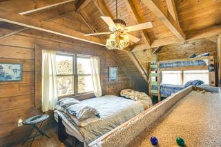 Pine Ridge Cabin on 62 Acres Hot Tub and Views! - Chadron - 3