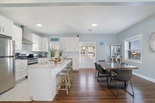 4BR 2BA Luxe Beach Estate II - 4