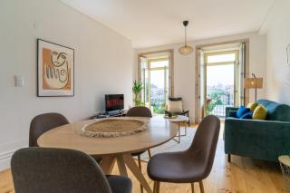 Gorgeous flat w. balcony in iconic pedestrian st - Porto - 2
