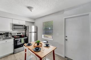 Serene Japandi Getaway, Near Art & Beaches - Sarasota - 8