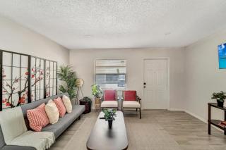 Serene Japandi Getaway, Near Art & Beaches - Sarasota - 9