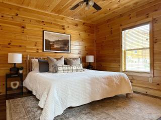 2 Cabins Sleeps 28 8BedRoom Pool Hot Tub Game Room - 6