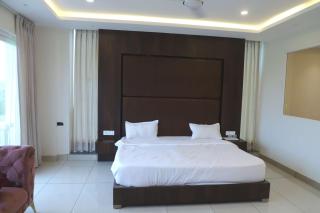 Hotel Veera - - 2