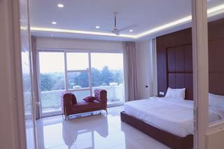 Hotel Veera - - 0