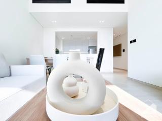 Deluxe 2-Bedroom Apartment - JVC Binghatti Emerald - 5