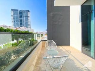 Deluxe 2-Bedroom Apartment - JVC Binghatti Emerald - 4