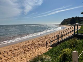 Executive 1 bed opposite Long Reef Golf Course - Collaroy - 1