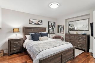 Cozy & Stylish 2br W Hot Tub & Fireplaces - Mississauga - 8