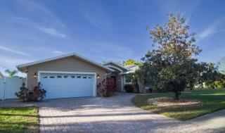 Lakefront and Pool 4bed Orlando House Near Downtown 20 minutes from Attractions - 2