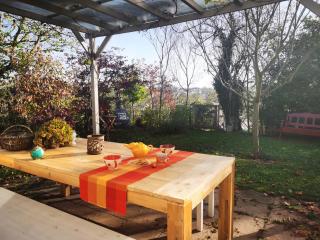 Appartement-maison avec jardin - - 2