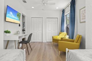 3 BD House in-law Apt - Palm Wave Stays - 6