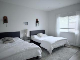 Modern Family Haven - Minutes from Disney Magic-OC - 4