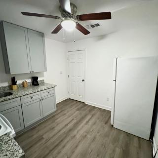 New Apartment Walk to Superdome & Near Canal St - 1