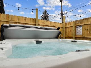 Charming 3-Bedroom - Hot Tub & Game Room - Vermilion - 9