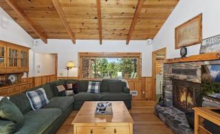 Sunshine Lake Cabin - Lake Views Hot Tub - Big Bear Lake - 2