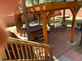 TimberWood Cabin- 3 Bdr - 2 Bth - Big Game room - Prime Location in Big Bear Lake - Big Bear Lake - 5