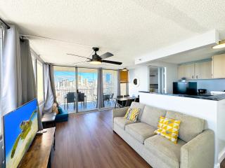 Pacific Monarch 1BR with Great Ocean Views and Rooftop Pool! - Honolulu - 1
