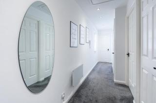 Cozy 2 Bed Apartment - Unlimited Wi-Fi - Free Parking - Sleeps 6 - By Old Trafford - Manchester - 4