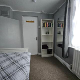Beautiful Rooms Close to Central London - 1
