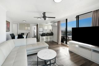 Surfers Paradise Entire Apartment - 8