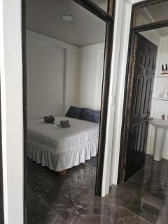 Tortuguero Hill Rooms - Tortuguero - 4