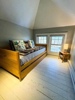 CRAFTSMAN UPSTAIRS with impressive attic! - Willmar - 6