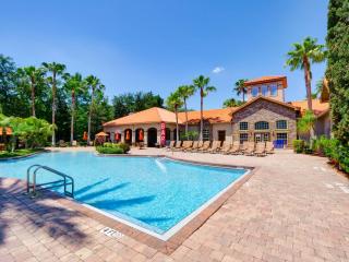 Spacious Modern 3BR-2BA Condo in Champions Gate - 9