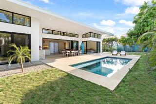 New Luxury Villa in Tamarindo 10 min walk to the beach! - Tamarindo - 0