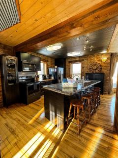 THE LOFT 3 level urban cabin with a HUGE patio! - 8
