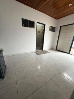 Casa con tres dormitorios y garaje - Montería - 6