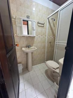 Casa con tres dormitorios y garaje - Montería - 8