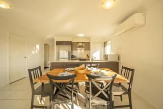 Peaceful Retreat - Spacious Family Home in Yarrabilba perfect for Family or Professionals - Logan Village - 1
