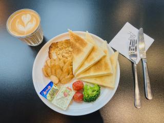 Dayin Youth Hostel - Old Town & People's Square& Rail Hub -Social Area -Bar -Café -Gym -Free Laundry Luggage Storage -24H Front Desk -English Service - 3