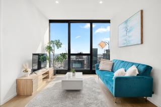 Skybound Escape, LUX 55th High Floor 2BR in Aus108 - 9