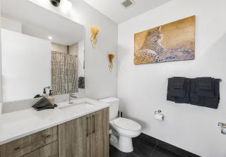 Wild & Chic Safari Suite Downtown Nashville - 5