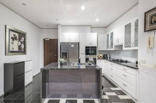 Exquisite 2 BRM 2 BTH Penthouse at Crown Precinct - 8