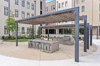 Pinnacle Heights 2Bdrm 3rd flr Near Walmart Amp Pool Fitness Center Yoga Studio Dog Spa - Rogers - 1