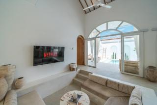 Halle - Tropical Elegance 2BR Villa - Steps from the Beach - 9